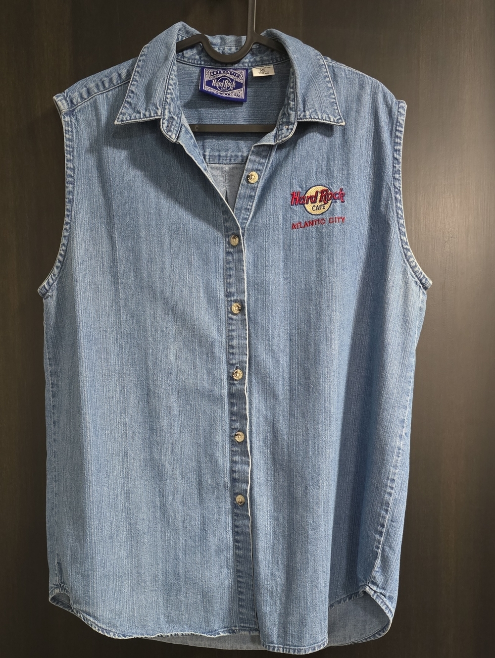 Hard Rock Cafe Light Blue Denim Sleeveless Button-Down Top, XL